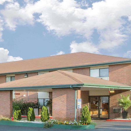 Super 8 By Wyndham Provo Byu Orem Exteriér fotografie